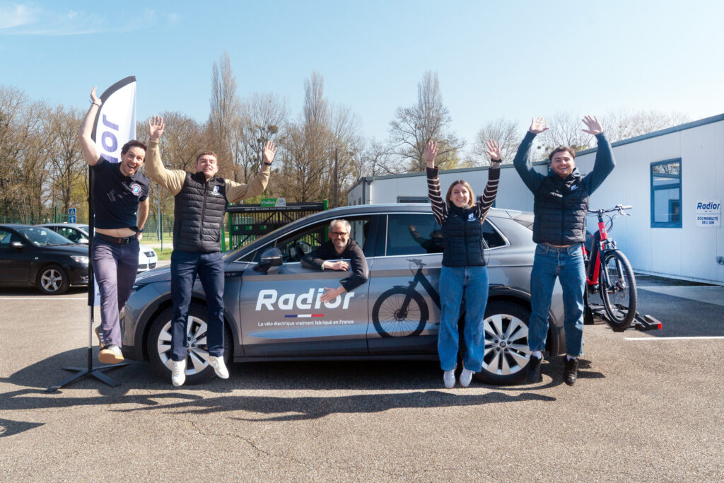 Voiture Radior vélo recrutement communication